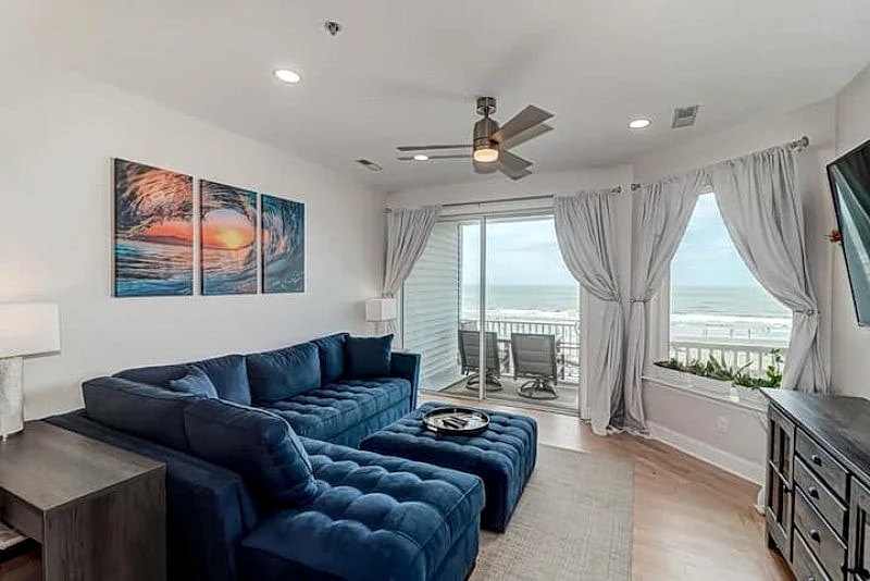 Seacoast Villa 8 - Lagerita- Completely Remodeled & New Furnishings! in Folly Beach, South Carolina, United States — photo 2