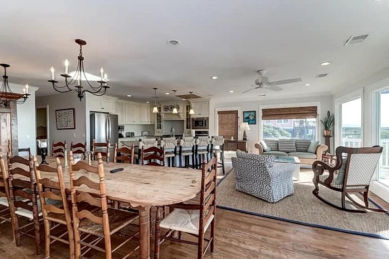 The Star of the West! 2 Full-Length Porches & Event Home in Folly Beach, South Carolina, United States — photo 5