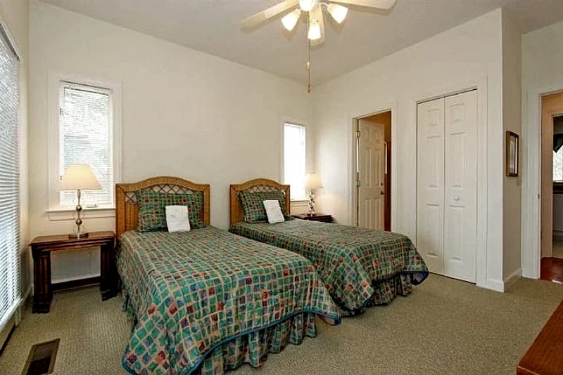 The Lighthouse- Oceanfront, 2 Large Decks & Open Floorplan in Folly Beach, South Carolina, United States — photo 4