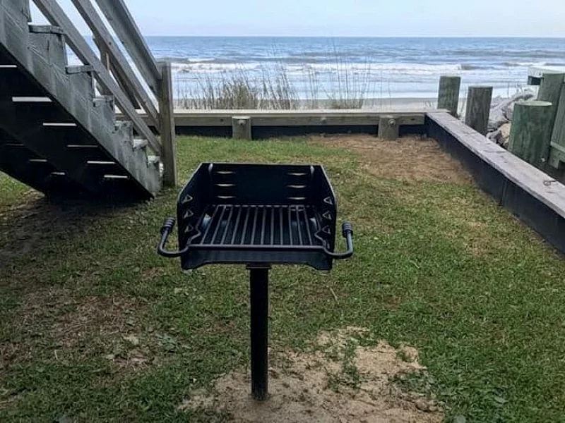 3 Little Mermaids- Surf Here! Oceanfront Duplex Near Washout Area in Folly Beach, South Carolina, United States — photo 3