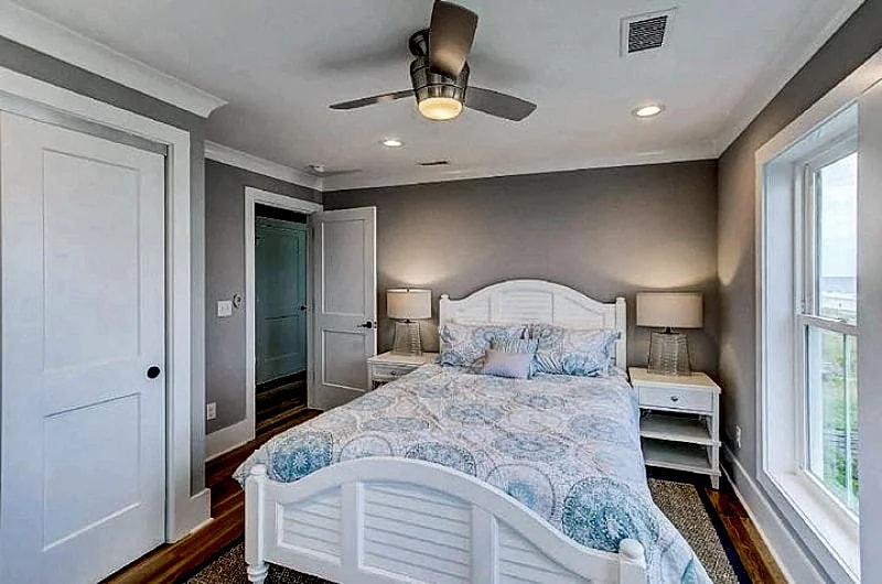 The Swell Life- Luxury Oceanfront Home, Close to Downtown Folly Beach! in Folly Beach, South Carolina, United States — photo 5