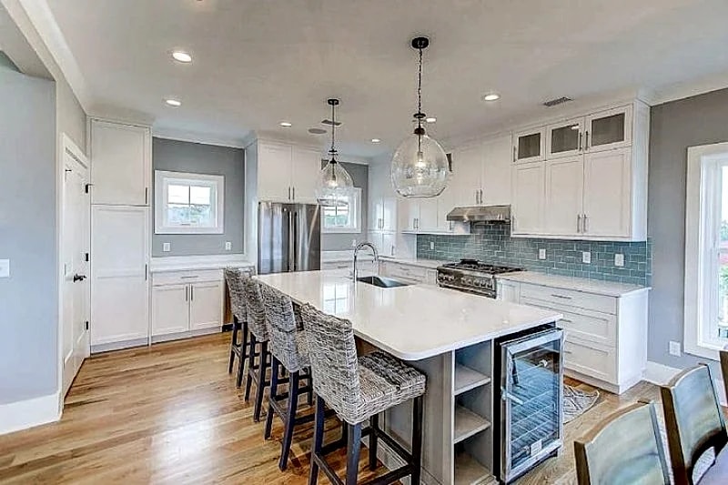 The Swell Life- Luxury Oceanfront Home, Close to Downtown Folly Beach! in Folly Beach, South Carolina, United States — photo 4