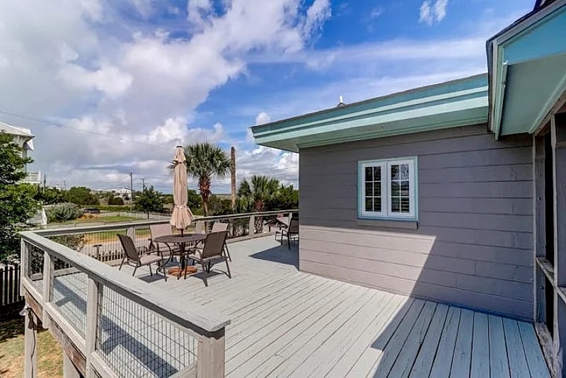 Private Pool, Pet Friendly, New to Rental, New Furnishings in Isle Of Palms, South Carolina, United States — photo 2