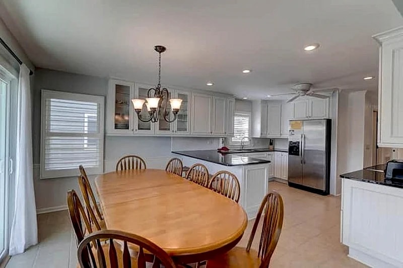 Classic Family Beach House with Private Pool & Hot Tub! Right across the from beach! in Isle Of Palms, South Carolina, United States — photo 4