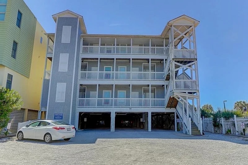 Seaside Villa 302- Top Floor Oceanfront Condo - View of Folly Beach Pier!
