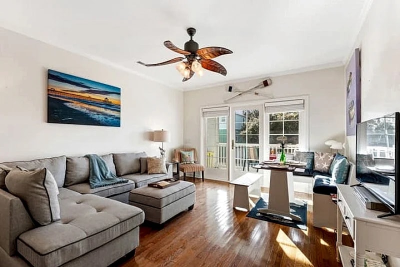 Marshwinds- River & Marsh Views - Pool, Walk to Downtown Folly
