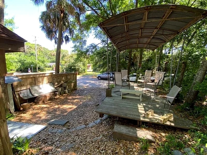 124 East Cooper- Couples Retreat - Walk to Beach & Downtown Folly! in Folly Beach, South Carolina, United States — photo 3