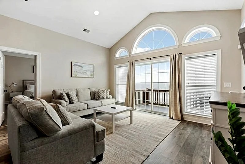 Slow M'Ocean - Private home directly on beach with wrap around porch! in Folly Beach, South Carolina, United States — photo 5