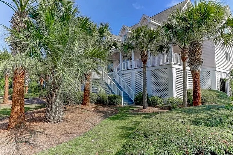 $250 Vayk Gear Credit! Classic Family Beach House in Isle Of Palms, South Carolina, United States — photo 5