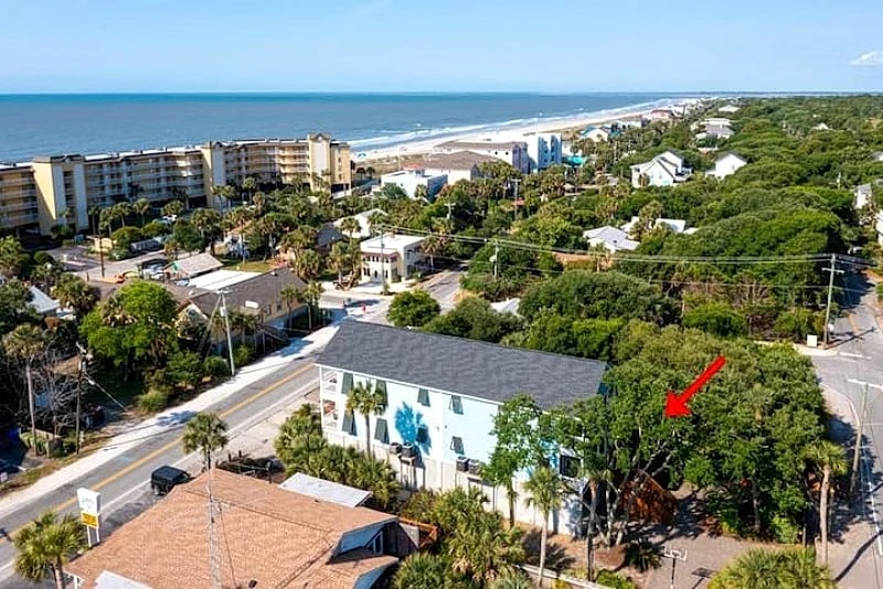 Blue Pearl- Welcome to the Blue Pearl! Pet Friendly & 1 Block to Town in Folly Beach, South Carolina, United States — photo 2