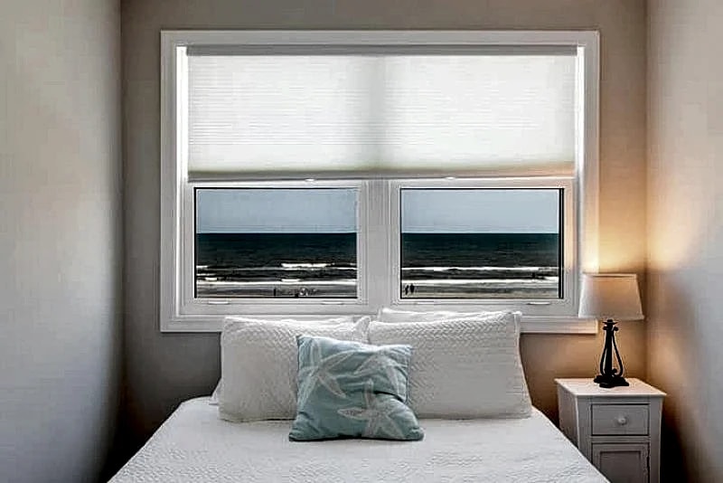 No Egrets- Oceanfront Luxury Home with Large Deck & Direct Beach Access in Folly Beach, South Carolina, United States — photo 5