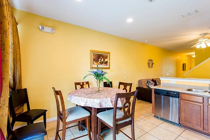 Unit 2 - 3 bedroom home in Kissimmee, Florida, United States — photo 3