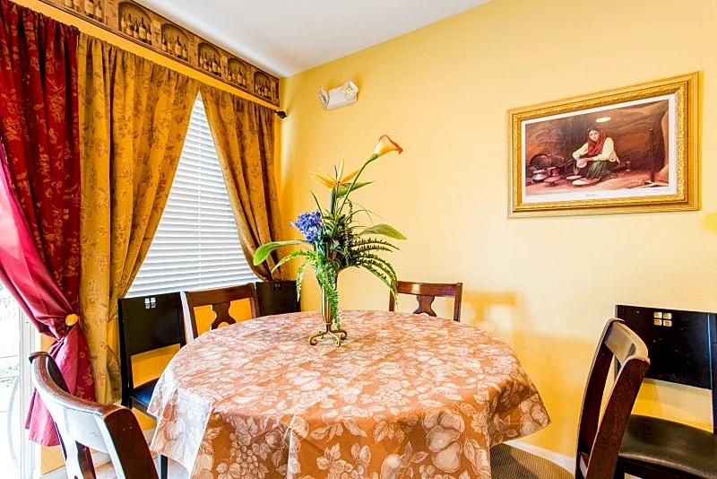 Unit 2 - 3 bedroom home in Kissimmee, Florida, United States — photo 5