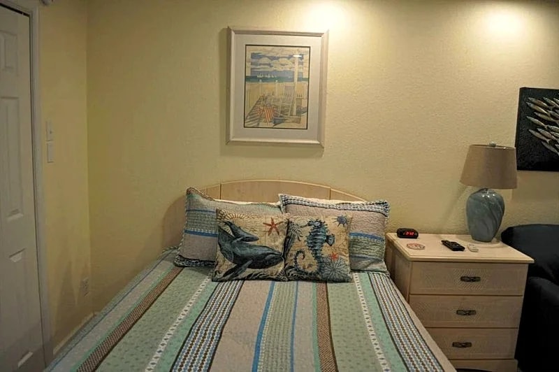 Ocean Block Condo, Steps from the Beach, Balcony, Linens, Paper Goods, Beach Items - UNIT 4 in Ocean City, Maryland, United States — photo 5