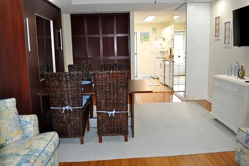 Ocean Block Condo, Steps from the Beach, Balcony, Linens, Paper Goods, Beach Items - UNIT 5 in Ocean City, Maryland, United States — photo 4