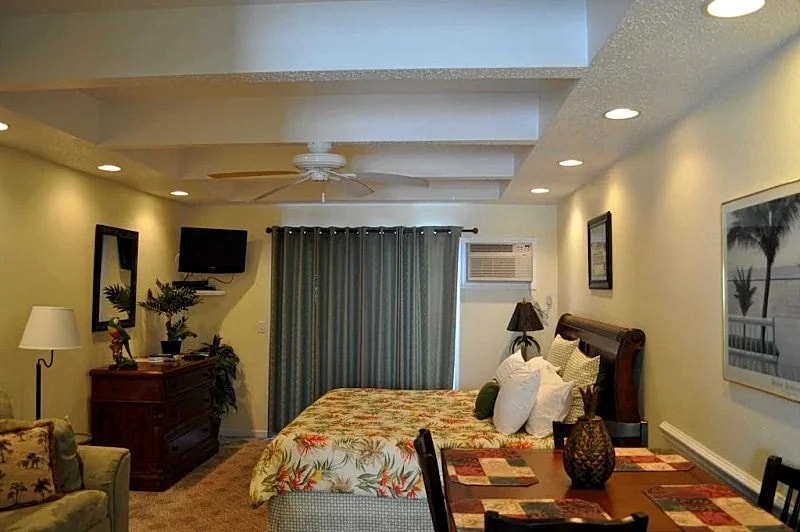 Ocean Block Condo, Steps from the Beach, Balcony, Linens, Paper Goods, Beach Items - UNIT 8 in Ocean City, Maryland, United States — photo 3
