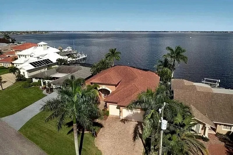 3115 Riverhouse Queen: 3115 Riverhouse Queen - Instaworthy Riverfront View in Cape Coral, Florida, United States — photo 4