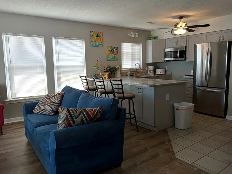 Sun Skipper Ocean Front Top Floor Pink Coral Buidling in Carolina Beach, North Carolina, United States — photo 3