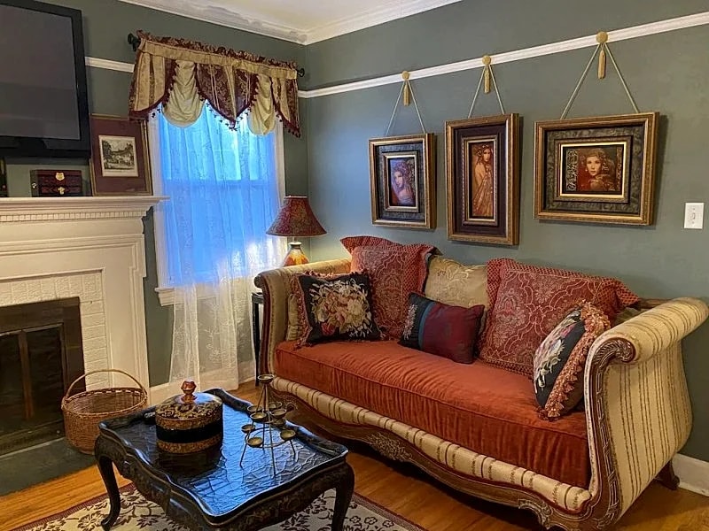 Uptown Oasis Eclectic Cottage: Houses for Rent in High Point in High Point, North Carolina, United States — photo 5