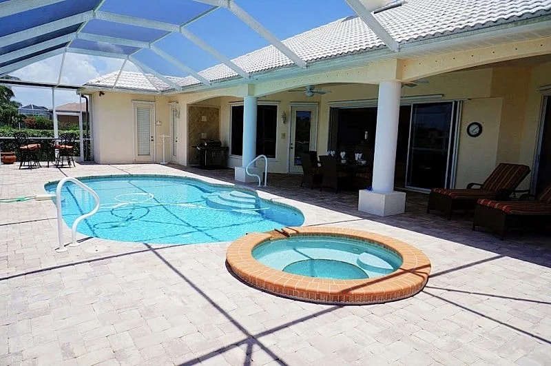 Villa Starlight 1036 SW Cape Coral 3b 3ba Heated Pool and Spa Gulf Access Canal, Boat Dock Tiki Hut in Cape Coral, Florida, United States — photo 5