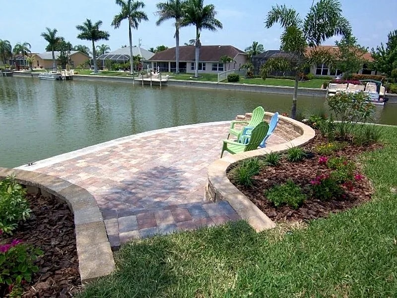 Villa Aurora SE Cape Coral Intersection Fresh Water Canal Luxury Pool Home in Cape Coral, Florida, United States — photo 2
