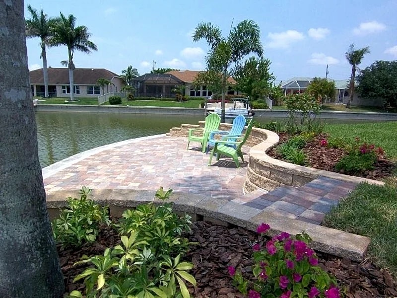 Villa Aurora SE Cape Coral Intersection Fresh Water Canal Luxury Pool Home in Cape Coral, Florida, United States — photo 3