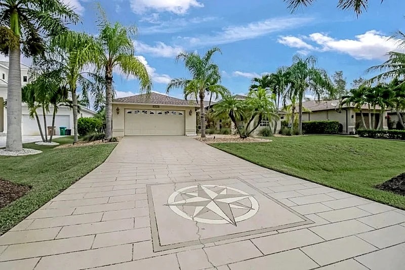 Casa Annalynn 1013 SW Cape Coral 4b 2ba home electric heated pool in upscal area in Cape Coral, Florida, United States — photo 2