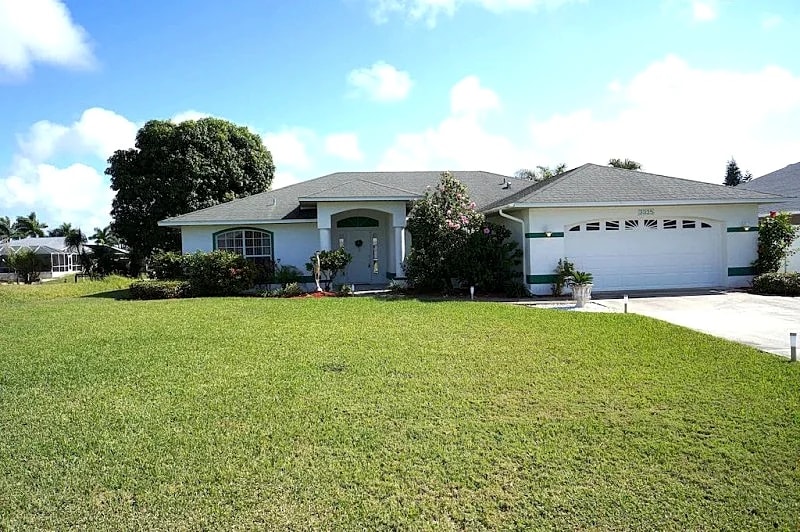 Villa Rebecca 1026 SE Cape Coral 3b/2ba Solar Heated Pool Gulf Access Canal Close to the River in Cape Coral, Florida, United States — photo 2