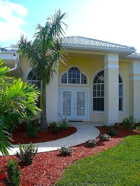 Villa Michaela 1059 3b 2ba SW Cape Coral Gulf Access Canal Southern Exposure, heated Pool and Spa in Cape Coral, Florida, United States — photo 3