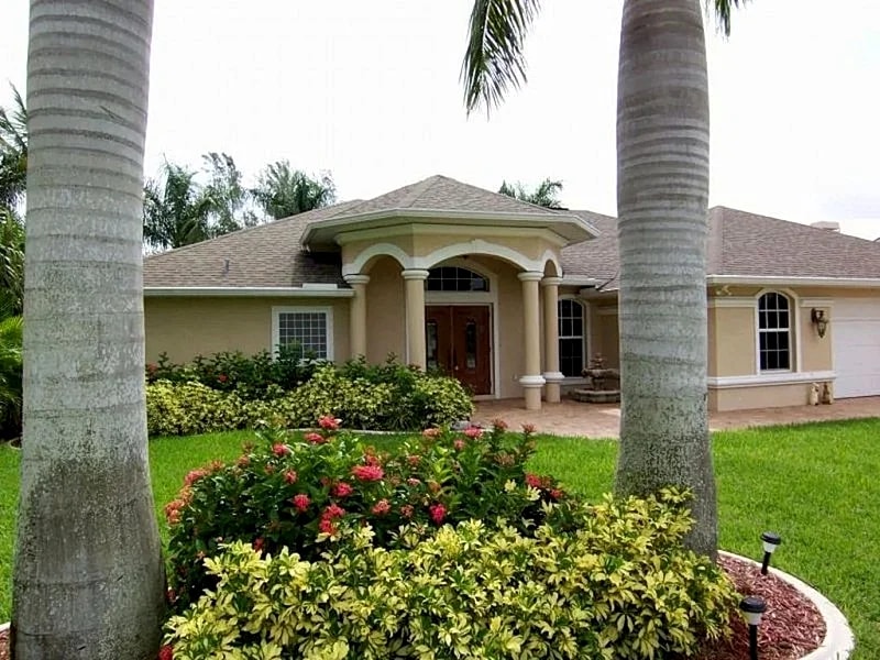 Lucky Pelican 1024 - SW Cape Coral 3b 2.5ba Heated Pool & Spa Gulf Access Canal Boat Dock