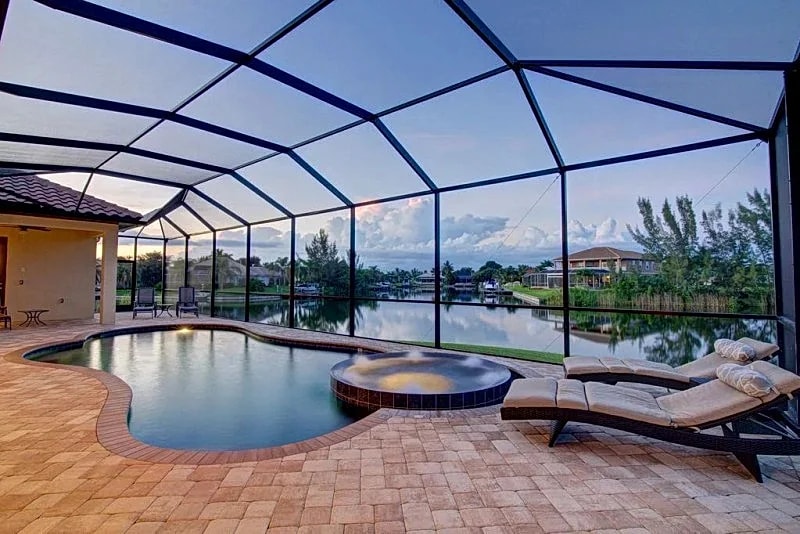 Villa Rosalinda 1065 SW Cape Coral 3 /3,5ba electric heated pool and spa, gulf access canal in Cape Coral, Florida, United States — photo 2