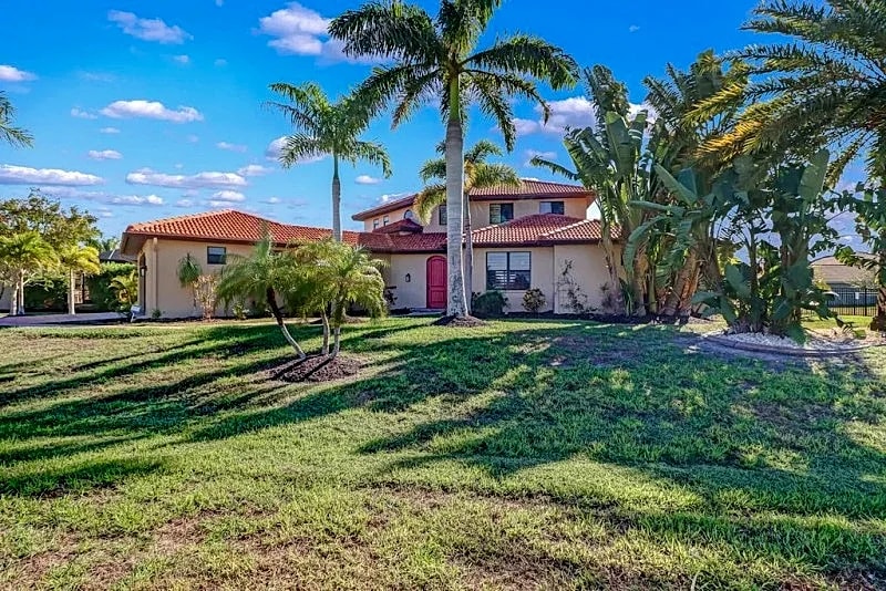 Laguna Lake 1034 - NW Cape Coral Waterfront, Luxury Pool/Spa Home, Newly remodeled in Cape Coral, Florida, United States — photo 1