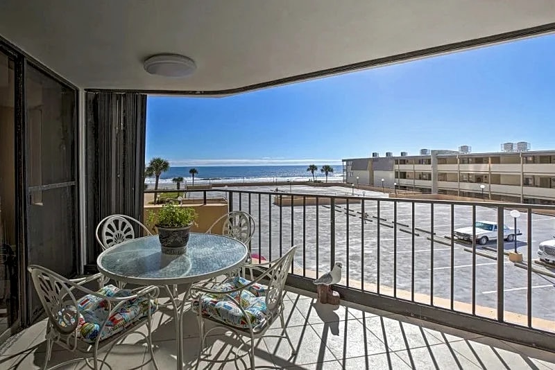 Oceanfront Resort Condo: Maisons Sur Mer! in Myrtle Beach, South Carolina, United States — photo 3