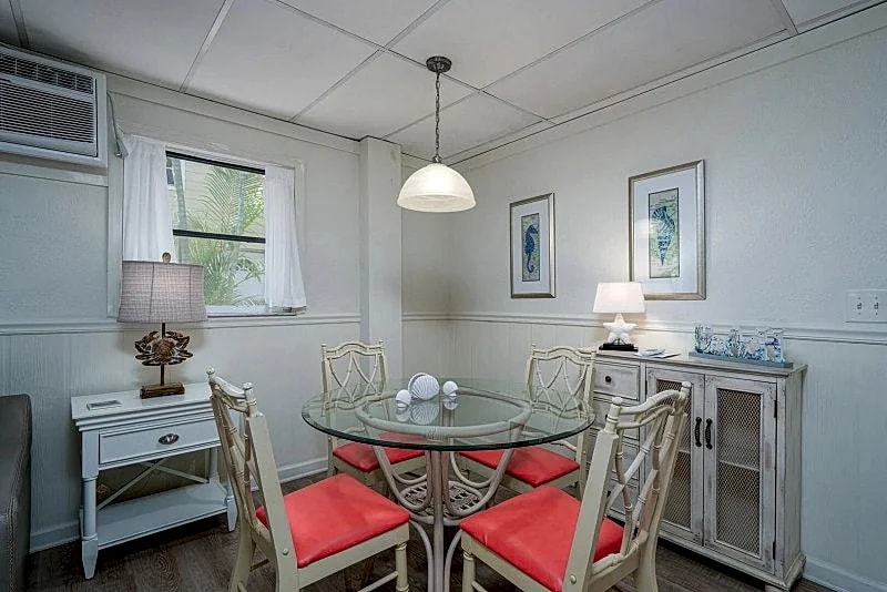 258 Ostego Lazy Lobster Lower | Coastal Vacation in Fort Myers Beach, Florida, United States — photo 4