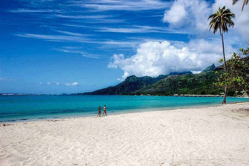 Incredible 2 Bedroom Bungalow near Temae Beach Vacation Home in Temae, Moorea Maiao, French Polynesia — photo 2
