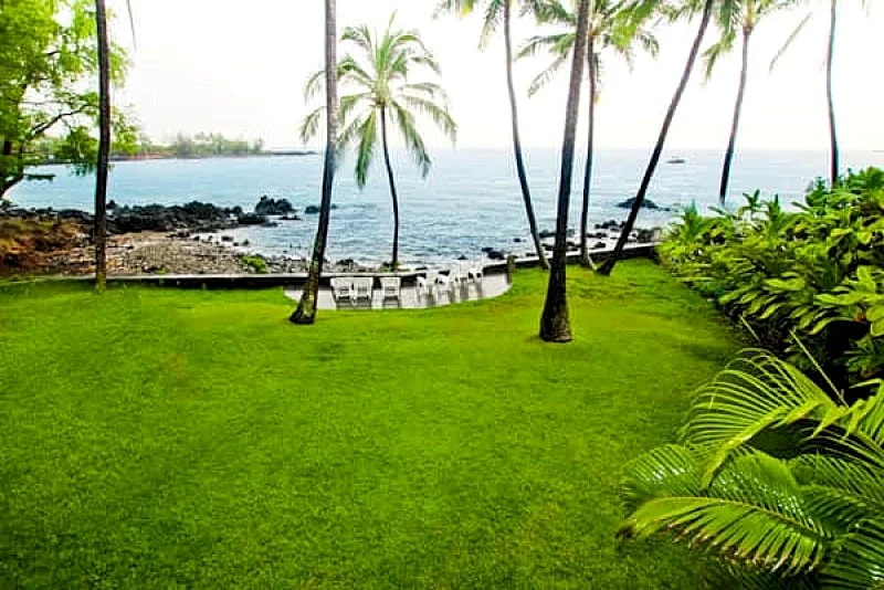 Beautiful Captain Cook 4 Br For 11 Beachfront Vacation Home! in Captain Cook, Hawaii, United States — photo 3