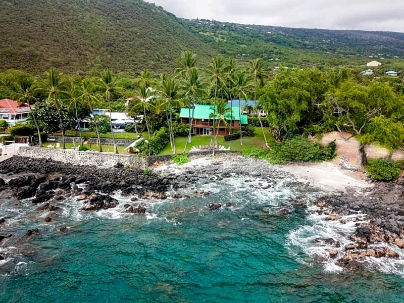 Beautiful Captain Cook 4 Br For 11 Beachfront Vacation Home!