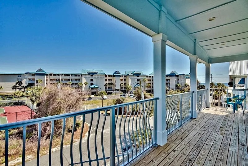 Atlantis | Game Room | Pool & Hot Tub | Weddings | Beach Views | Golf Cart in Destin, Florida, United States — photo 3