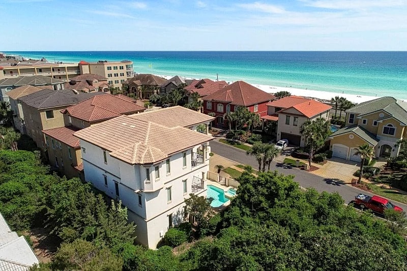 Chateau Lumiere | Huge Private Beach | Pool | Game Room | Beach Views | Hot Tub in Miramar Beach, Florida, United States — photo 4