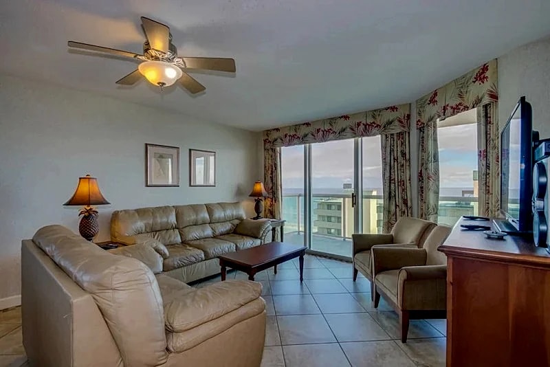Spacious 2nd row condo with wonderful ocean view + FREE DAILY ACTIVITIES!