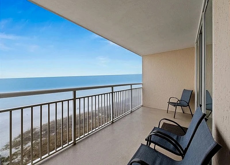 Beautiful oceanfront condo, high end furnishings + FREE DAILY ACTIVITIES in North Myrtle Beach, South Carolina, United States — photo 3