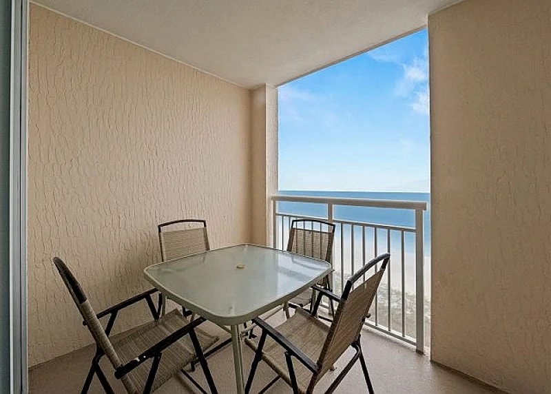 Beautiful oceanfront condo, high end furnishings + FREE DAILY ACTIVITIES in North Myrtle Beach, South Carolina, United States — photo 5