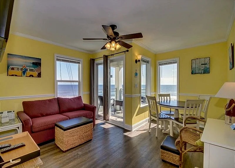 Newly renovated, 3rd floor, oceanfront condo + FREE DAILY ACTIVITIES