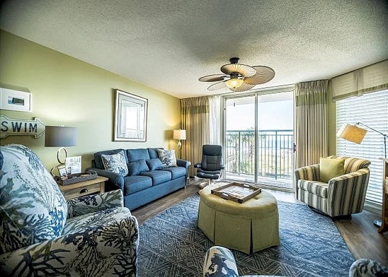 Spacious 1st floor oceanfront condo + FREE DAILY ACTIVITIES