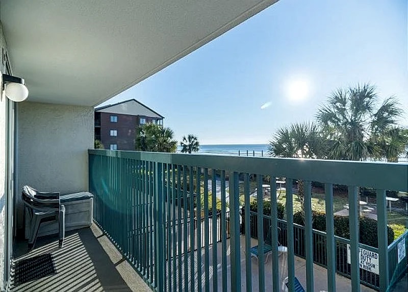 Great Oceanfront Condo - Recently Re-Furbished!! + FREE DAILY ACTIVITIES in North Myrtle Beach, South Carolina, United States — photo 3