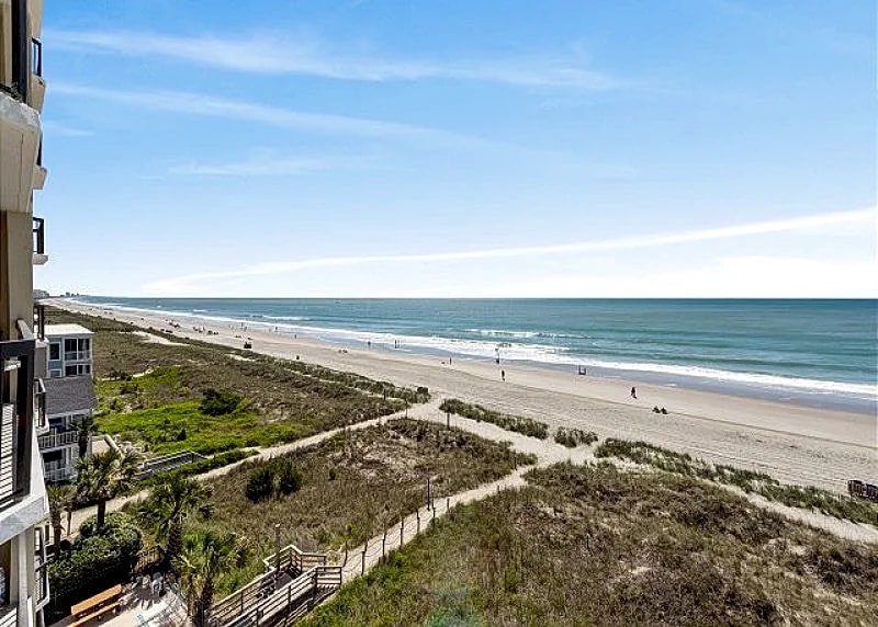 Oceanfront corner condo in quiet building + FREE DAILY ACTIVITIES! in North Myrtle Beach, South Carolina, United States — photo 4