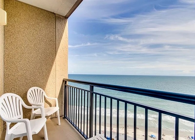Oceanfront Penthouse Condo + FREE DAILY ACTIVITIES!!! in North Myrtle Beach, South Carolina, United States — photo 3