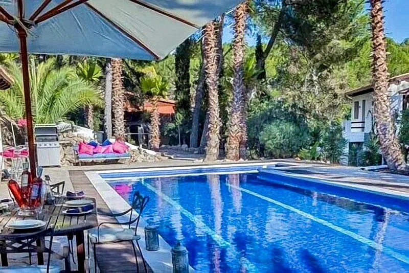 Luxurious and modernly equipped country villa, comfortably sleeping 22 in Barcelona, Catalonia, Spain — photo 5