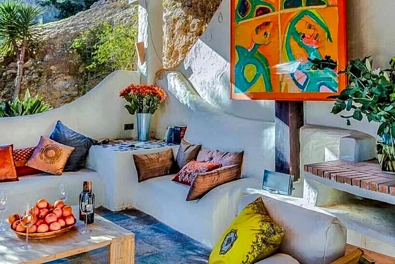 Luxurious and modernly equipped country villa, comfortably sleeping 22 in Barcelona, Catalonia, Spain — photo 4