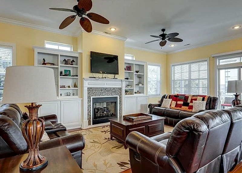 LUXURIOUS private beach house with private pool + FREE DAILY ACTIVITIES! in North Myrtle Beach, South Carolina, United States — photo 3